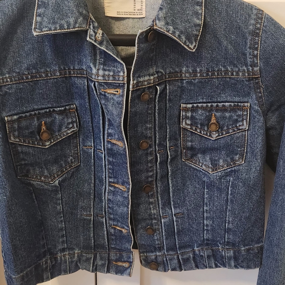 Cropped jean jacket 🛍
